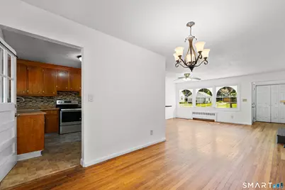 72 Vernon Street, Manchester, CT 06042 - Photo 10