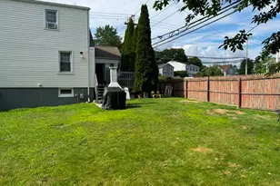 681 Jennings Rd, Fairfield, CT 06824 - Photo 32