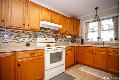 527 West Thames Street #13, Norwich, CT 06360 - Photo 10