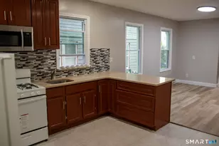 278 Willow St, Waterbury, CT 06710 - Photo 2