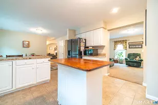 20 Holly Bush Ln, Norwich, CT 06360 - Photo 8