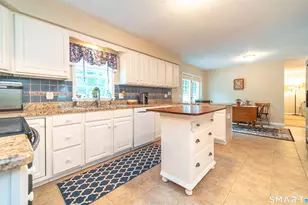 20 Holly Bush Ln, Norwich, CT 06360 - Photo 4