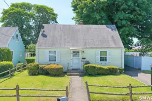 11 Redfield Rd, Fairfield, CT 06824 - Photo 1