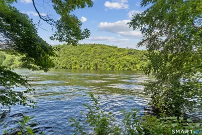 77 Algonquin Trail, Newtown, CT 06482 - Photo 2