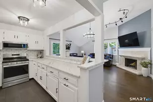11 Byrne Ct, Farmington, CT 06032 - Photo 10