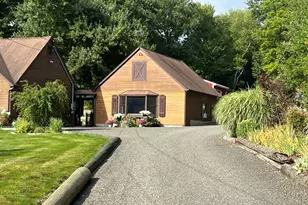 1 Twist Hill Ln, Newtown, CT 06470 - Photo 2