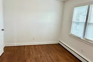 658 Beechmont Ave, Bridgeport, CT 06606 - Photo 12