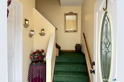 658 Beechmont Avenue, Bridgeport, CT 06606 - Photo 2