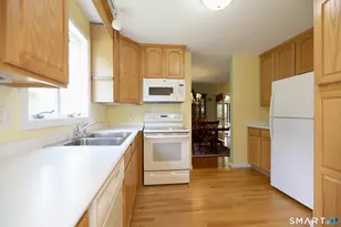632 Locksmith, Windsor, CT 06095 - Photo 4