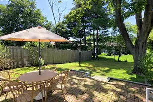 11 Knapps Park Dr, Fairfield, CT 06825 - Photo 14