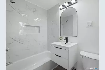 35 Moore Avenue, New London, CT 06320 - Photo 4