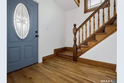 35 Moore Avenue, New London, CT 06320 - Photo 2