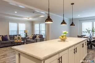 67 Middle Rd, Enfield, CT 06082 - Photo 4