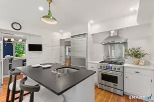 592 W Hill Rd, Stamford, CT 06902 - Photo 10