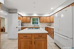 2 Banquo Brae Rd, Brookfield, CT 06804 - Photo 8
