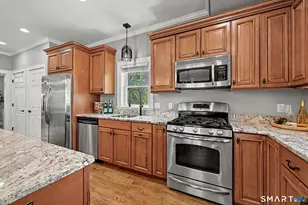 72 Palmer Ave, Stamford, CT 06902 - Photo 14