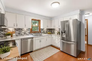75 Grissom Rd, Manchester, CT 06042 - Photo 2