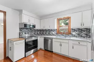 75 Grissom Rd, Manchester, CT 06042 - Photo 4