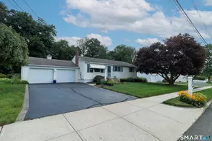39 Candlewood Rd, Milford, CT 06461 - Photo 2