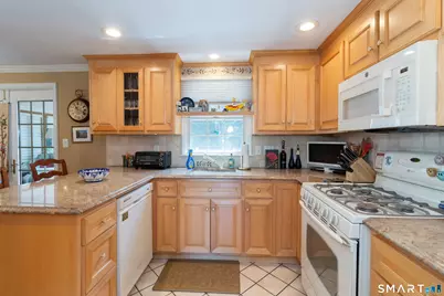 39 Candlewood Road, Milford, CT 06461 - Photo 12