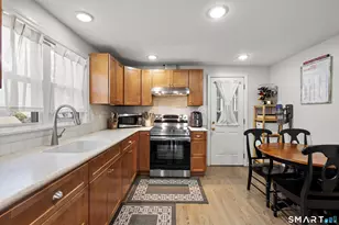95 Englewood Ave, Bridgeport, CT 06606 - Photo 8