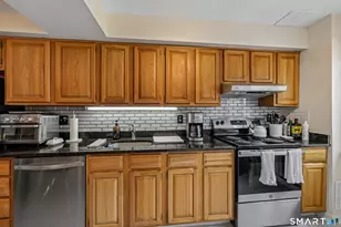 43 Highland Rd, Stamford, CT 06902 - Photo 10