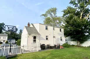 172 Governor St, New Britain, CT 06053 - Photo 2