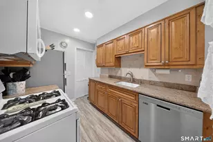 281 Sylvan Knoll Rd, Stamford, CT 06902 - Photo 8