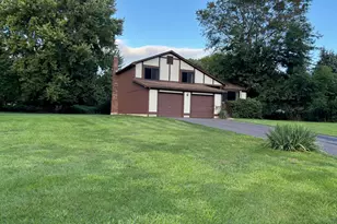 33 Lochview Dr, Windsor, CT 06095 - Photo 2