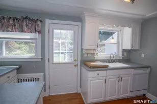 32 King St, Old Saybrook, CT 06475 - Photo 16
