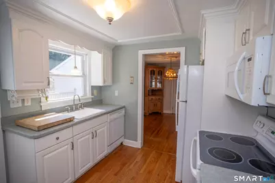 32 King Street, Old Saybrook, CT 06475 - Photo 12