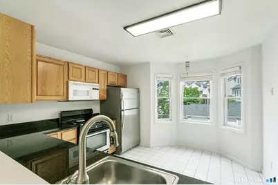 75 Katherine Court #75, Shelton, CT 06484 - Photo 6