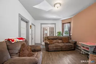 37 Capen St, Hartford, CT 06120 - Photo 10