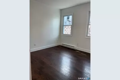 16 Vermont 1st Floor Street #1, Waterbury, CT 06704 - Photo 6