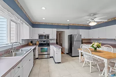 32 East Main Street, Stonington, CT 06355 - Photo 20