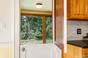 85 Tanner St, Manchester, CT 06042 - Photo 8