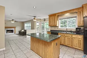 29 Commodore Hull Dr, Derby, CT 06418 - Photo 10