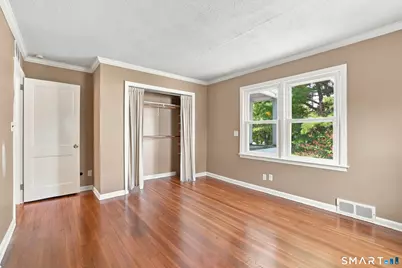32 Van Buskirk Avenue #1st Floor, Stamford, CT 06902 - Photo 12