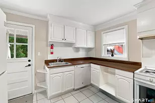 32 Van Buskirk Ave, Stamford, CT 06902 - Photo 6