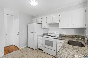 492 Fountain St, New Haven, CT 06515 - Photo 2
