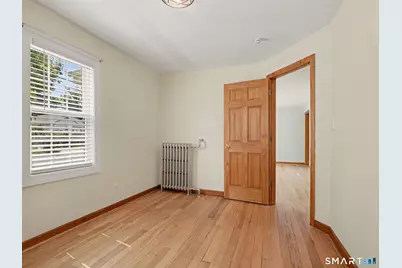 294 Burnsford Avenue, Bridgeport, CT 06606 - Photo 18