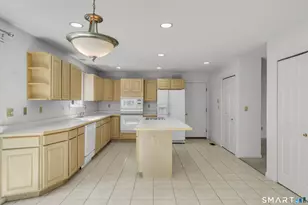 49 Melissa Dr, North Haven, CT 06473 - Photo 14