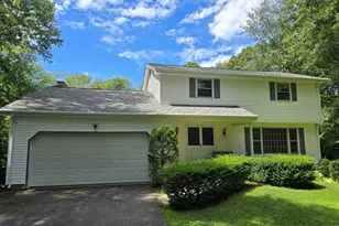 10 Laurwood Dr, Bolton, CT 06043 - Photo 2