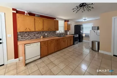 774 Hamilton Avenue, Waterbury, CT 06706 - Photo 2