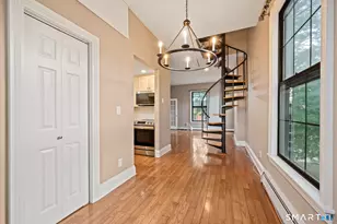 23 Charter Oak Pl, Hartford, CT 06106 - Photo 4