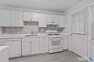 13 Hamilton Ct, Stamford, CT 06902 - Photo 1