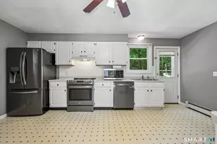 144 Woodland Dr, Montville, CT 06382 - Photo 8