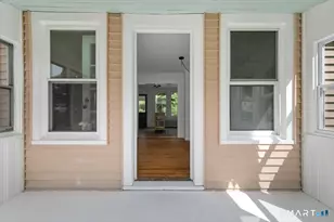 21 Green St, Trumbull, CT 06611 - Photo 2