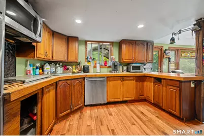 128 West High Street, East Hampton, CT 06424 - Photo 2