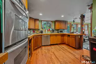 128 W High St, East Hampton, CT 06424 - Photo 6